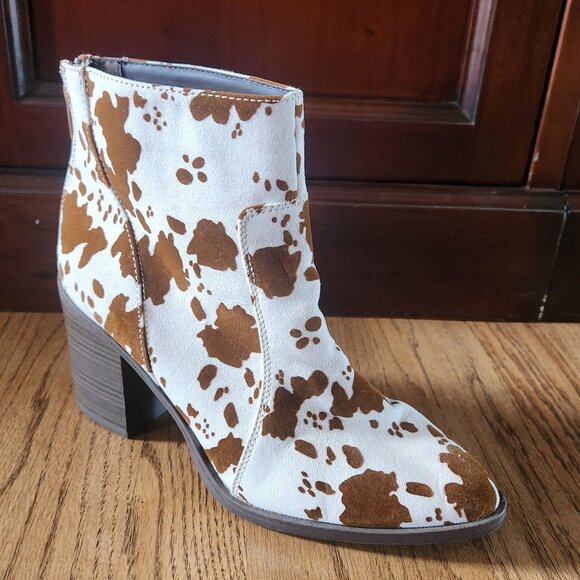 Cow Print Ankle Boots Block Heel Faux Leather Western Women Sz 8.5 Coastal Core - Picture 1 of 16